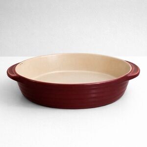 The Pampered Chef Burgundy and Cream Baking Dish, Cranberry 11”
